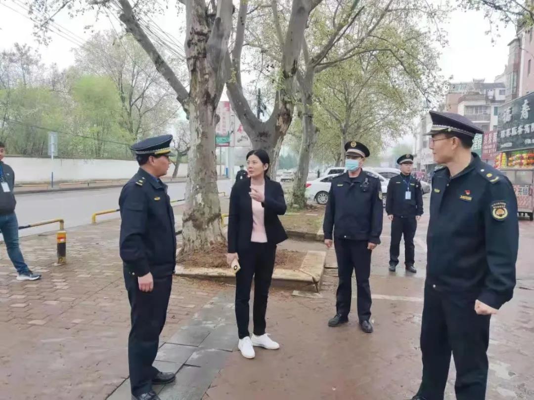 宫传敏深入一线督导清明节期间城市管理各项工作_淮南市城市管理行政