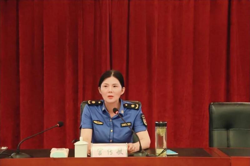 68686868686868686868宫传敏在主持讲座时指出