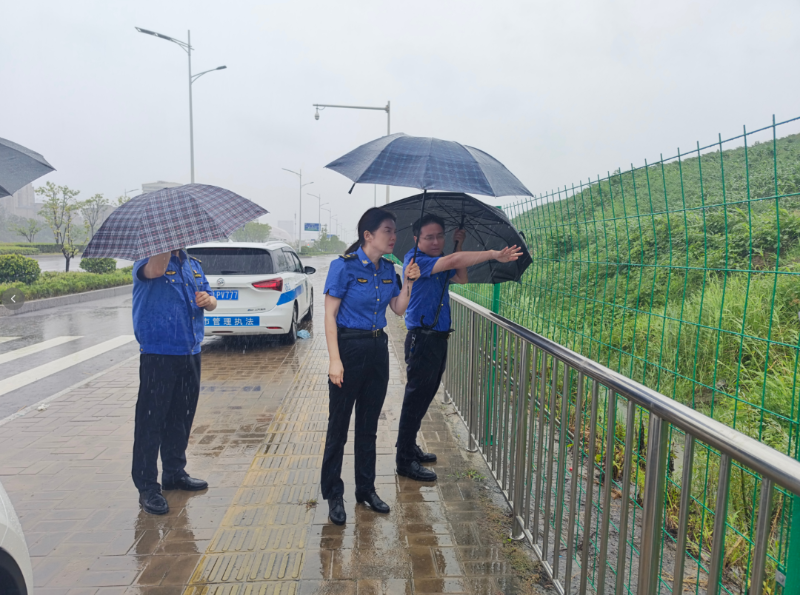 闻“风”而动 向雨出征——全市城管系统全员严阵以待迎战台风“白海豚”